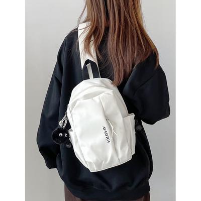 胸包女2023新款潮牌女小众斜挎包男款大容量轻便简约学生骑行背包