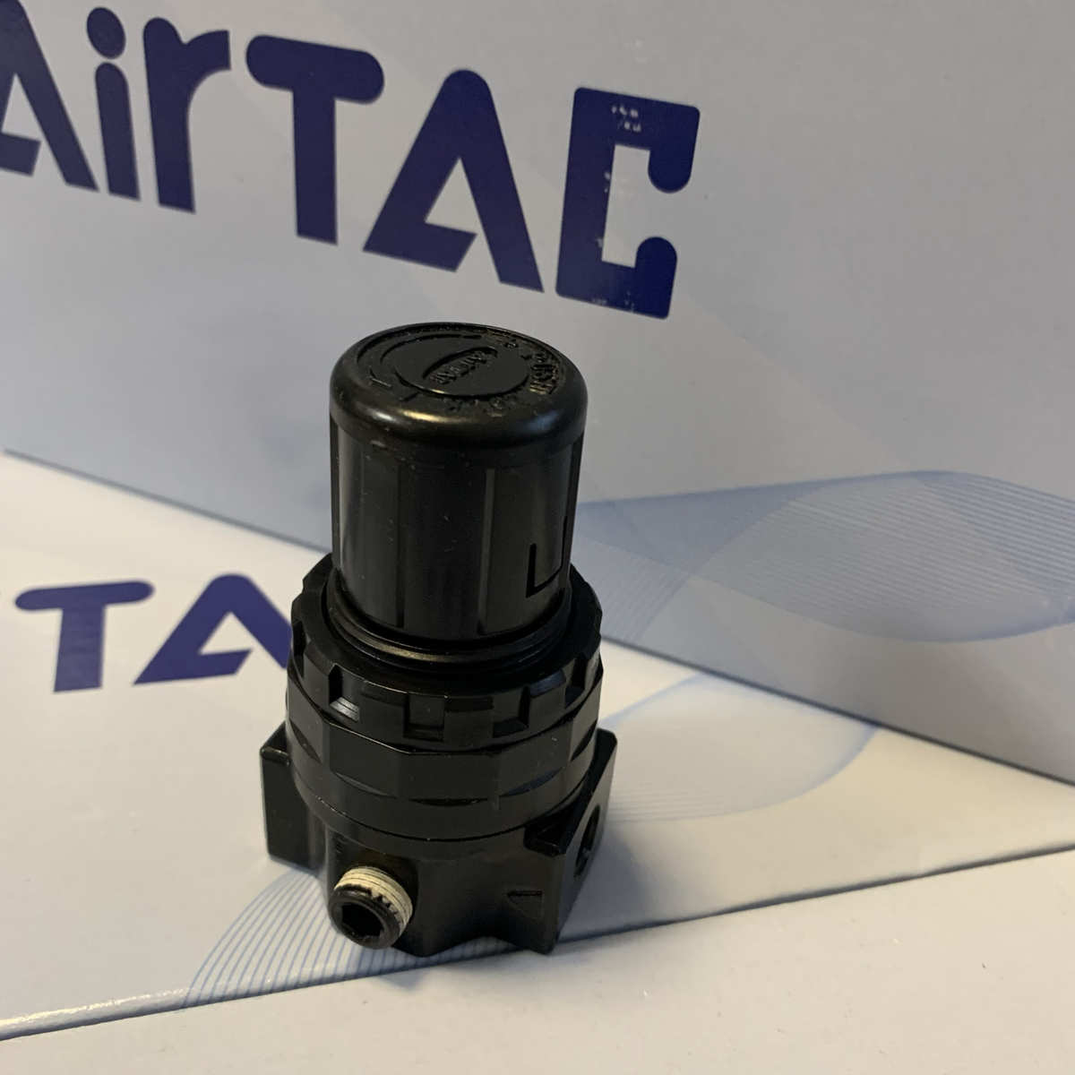 亚德客气动低压型调压减压阀SR200L-06 SR20006L1压力0.3-4公斤