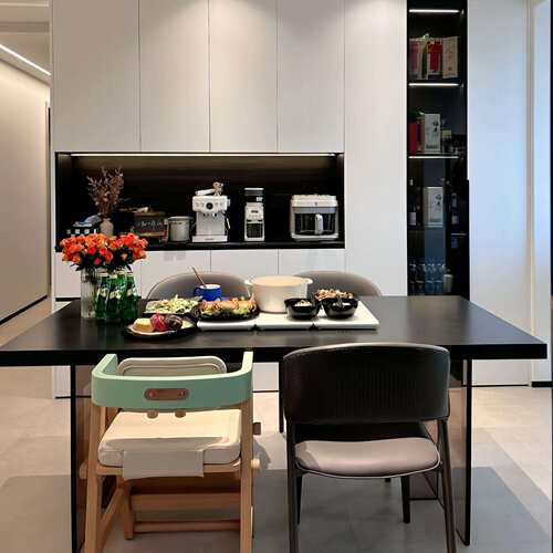 亚克力纯黑岩板餐桌轻奢现代简约家用小户型下挂长方形悬浮餐桌椅