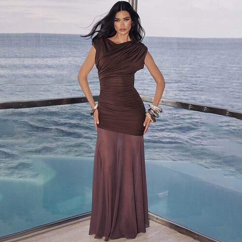 Women's pleated sleeveless dress with hip wrap
