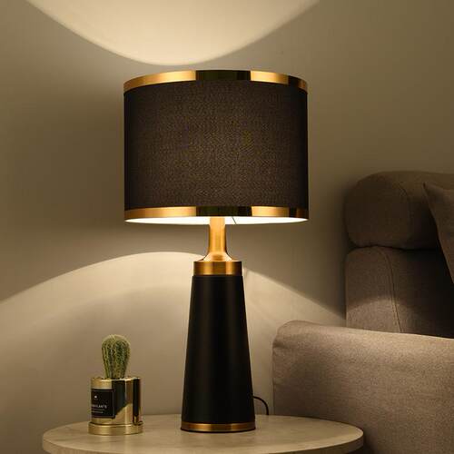 北欧风创意卧室床头灯现代简约感应灯遥控可调光触摸酒店床头柜灯