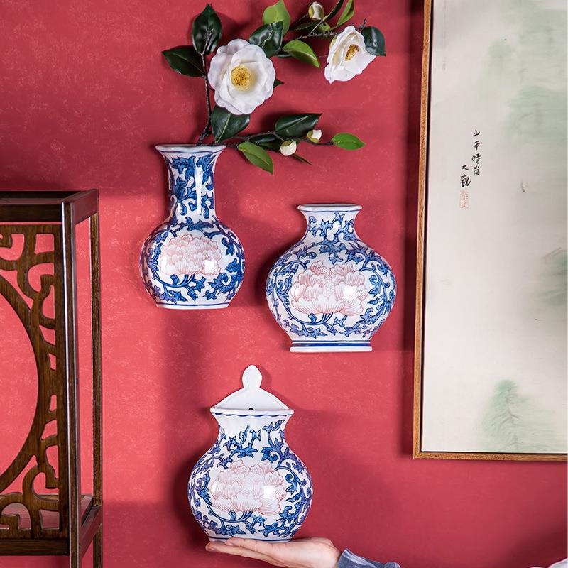 中式青花瓷釉里红陶瓷壁挂半手绘填色挂壁花瓶陶瓷半身瓶装饰挂件