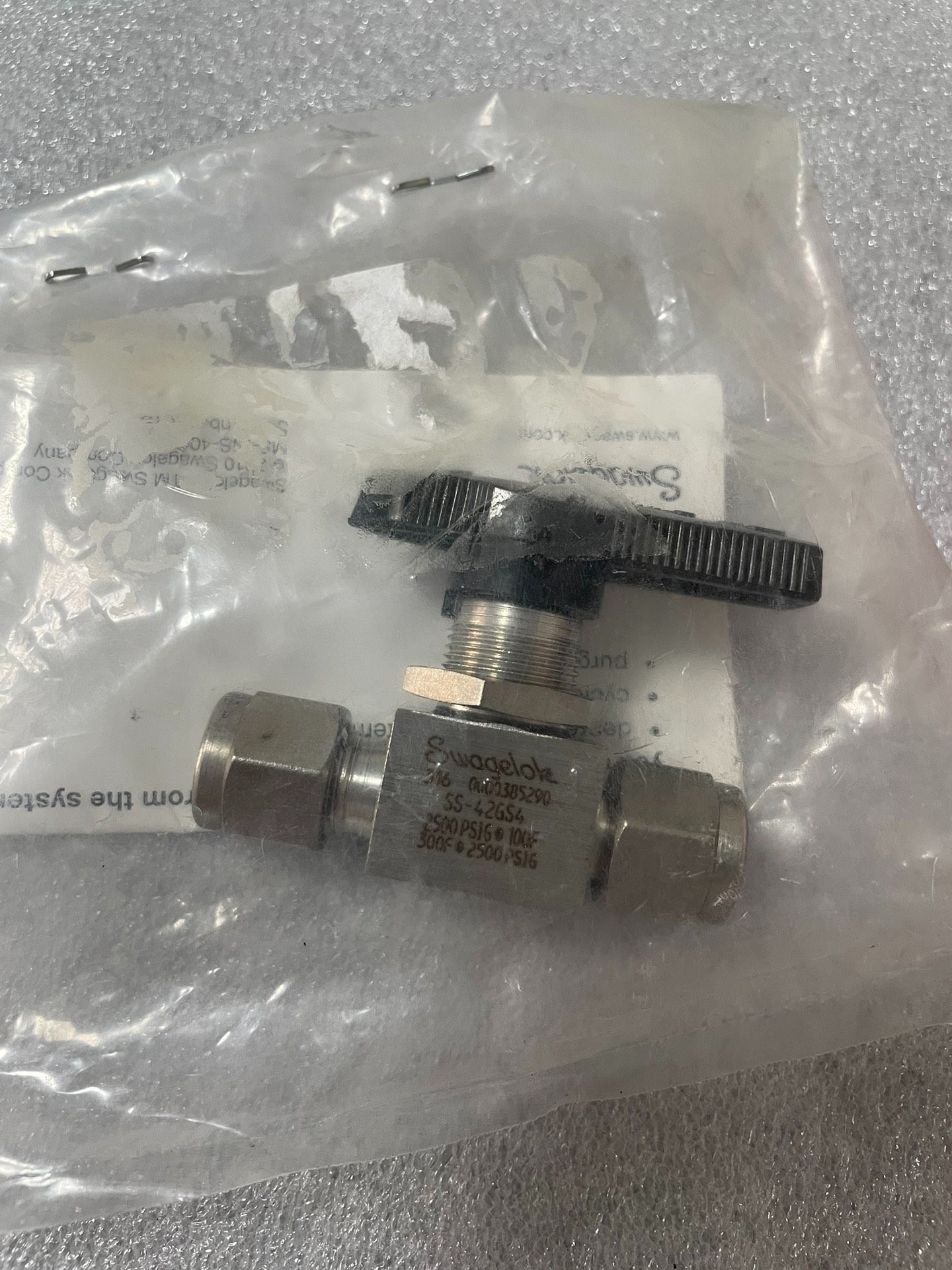 全新世伟洛克球阀SS-42GS4，4/1接口，不锈钢材质，型