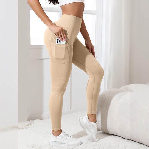 Pocket fitness pants with tight fit and high waist and hip