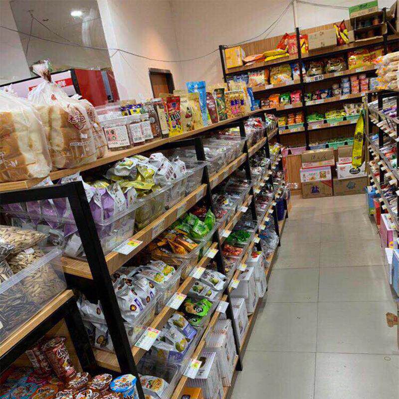 超市零食货架散装休闲食品挂钩展示架钢木倾斜层板零食货架供应