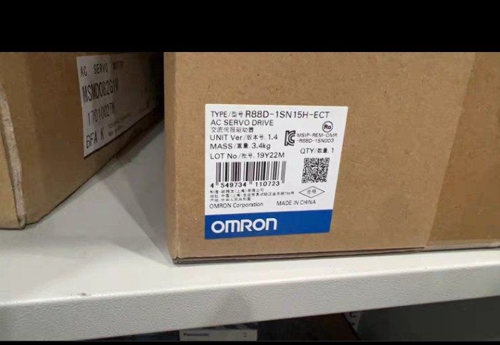 R88D-1SN15H-ECT。欧姆龙伺服器，全新未使用 需
