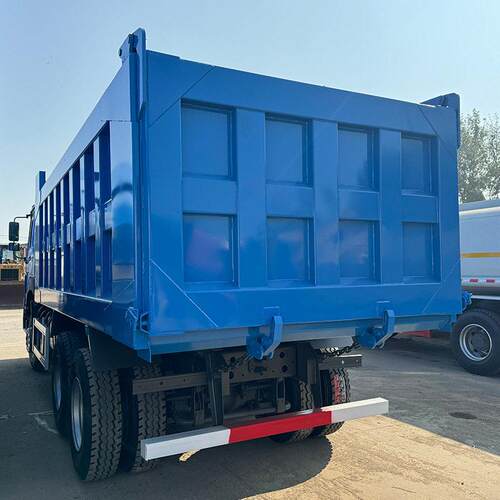 后八轮豪沃自卸车出售双桥渣土车厢货车375马力集装箱后翻车