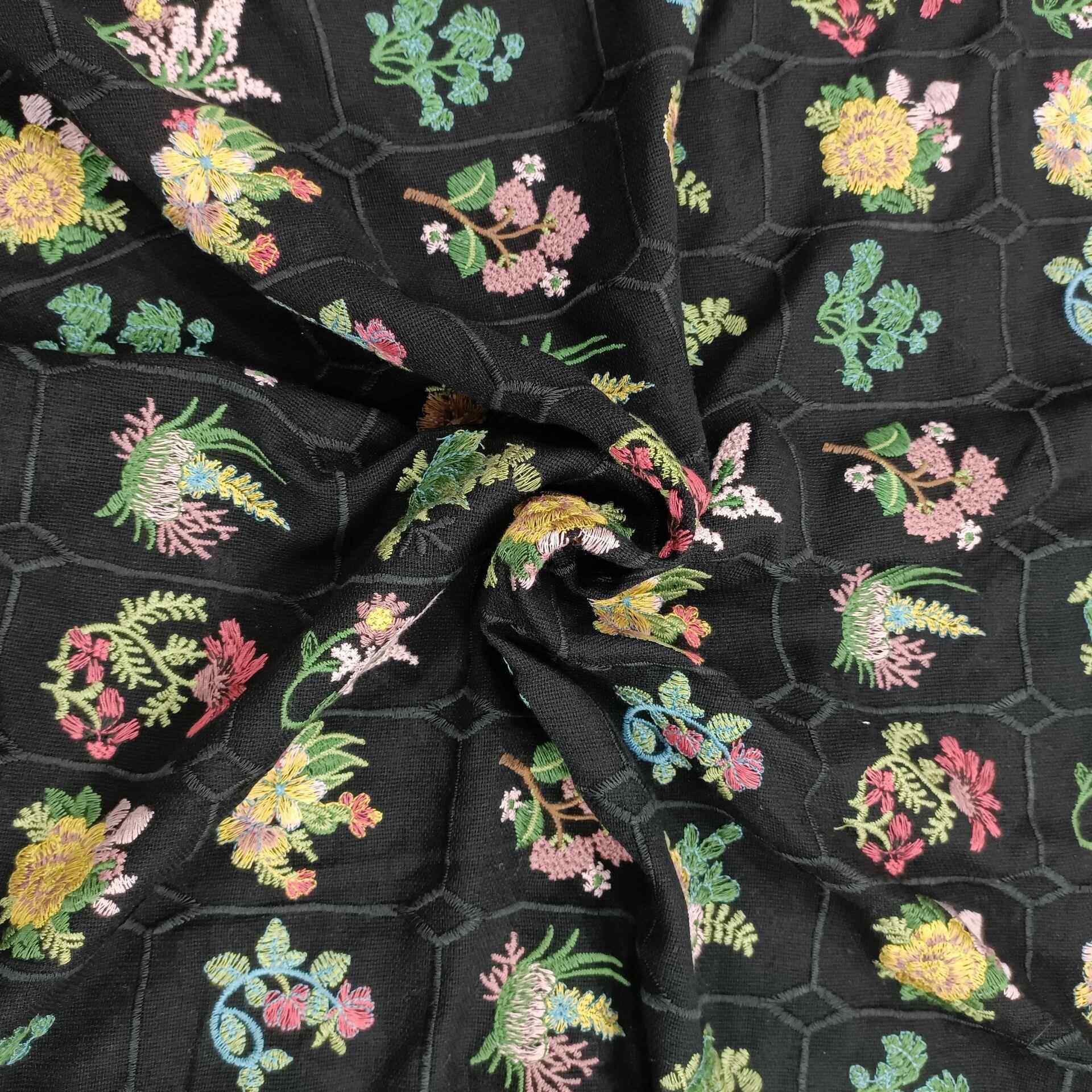 绣刺花镂空蕾丝花绣服装面料装饰韩版盖布料棉卉植物纱布一花米