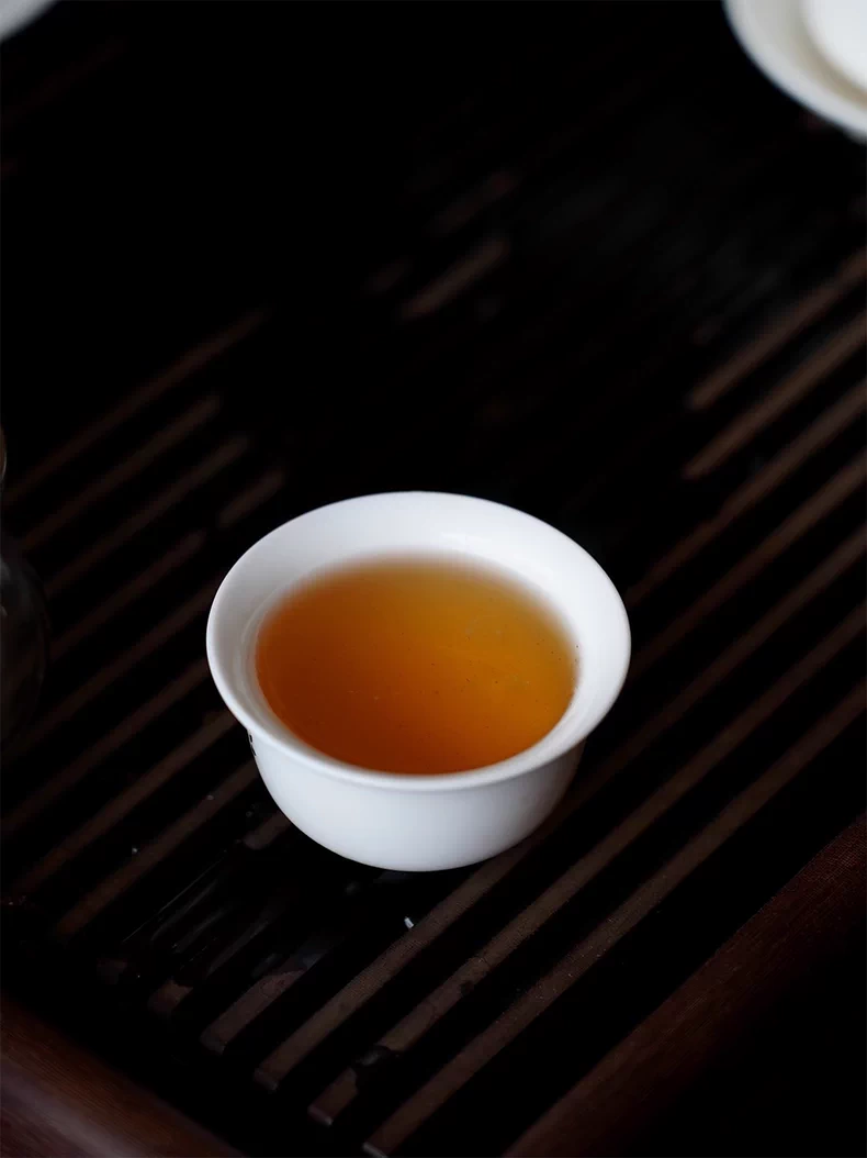 絕版甜潤2005年冰島古樹生茶1000克普洱茶陳茶餅茶筍葉包裝古樹茶 普洱茶 BUASHOP普洱老茶