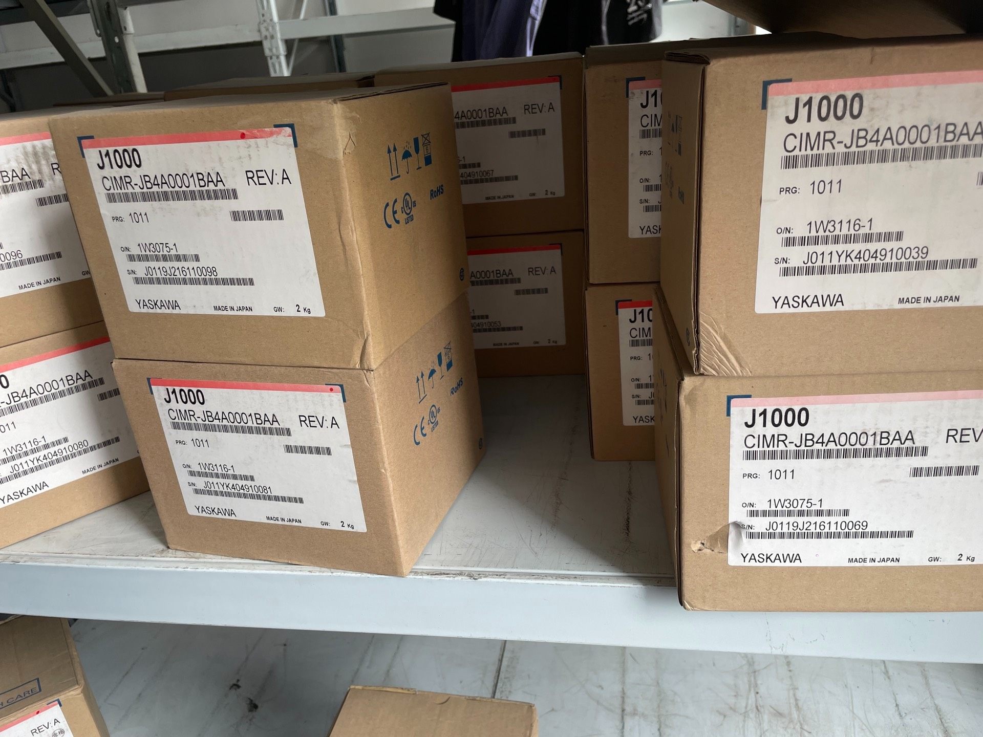 全新安川CIMR-JB4A0001BAA变频器