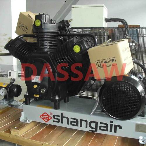 南京尚爱活塞机 1.2立方30公斤吹瓶专用济南中高压空气压缩机09WM