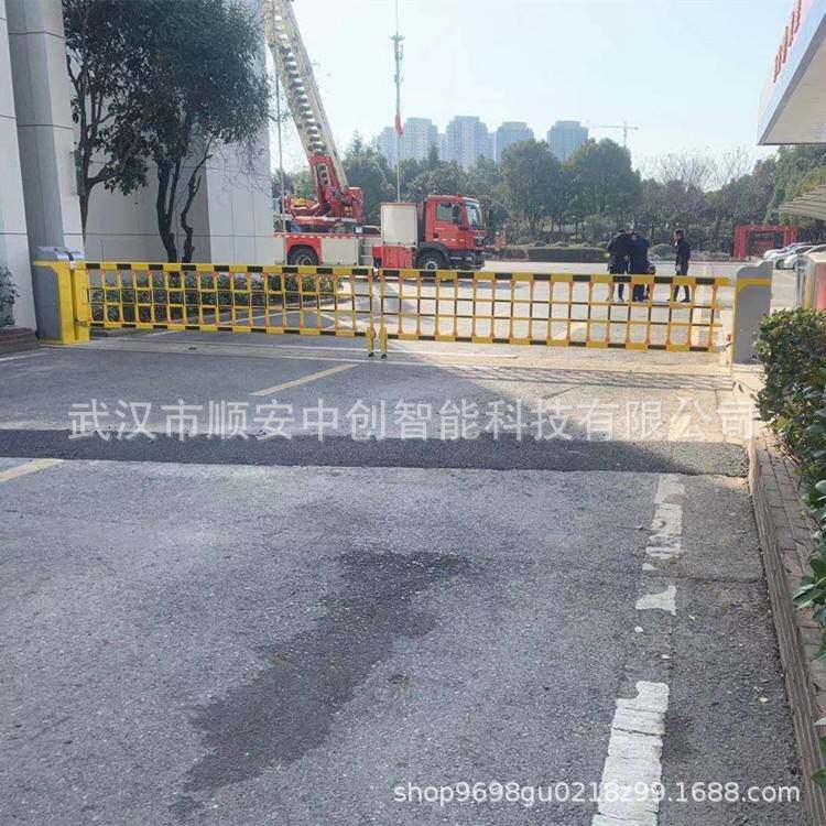 武汉空降闸停车场道闸收费管理车牌识别系统栅栏杆道闸电动空降门