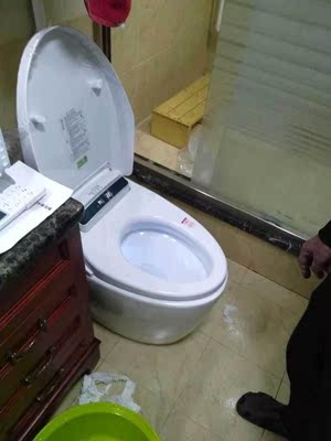 易臣家用智能即热式遥控翻盖坐便器怎么样？不要单看众测表面？