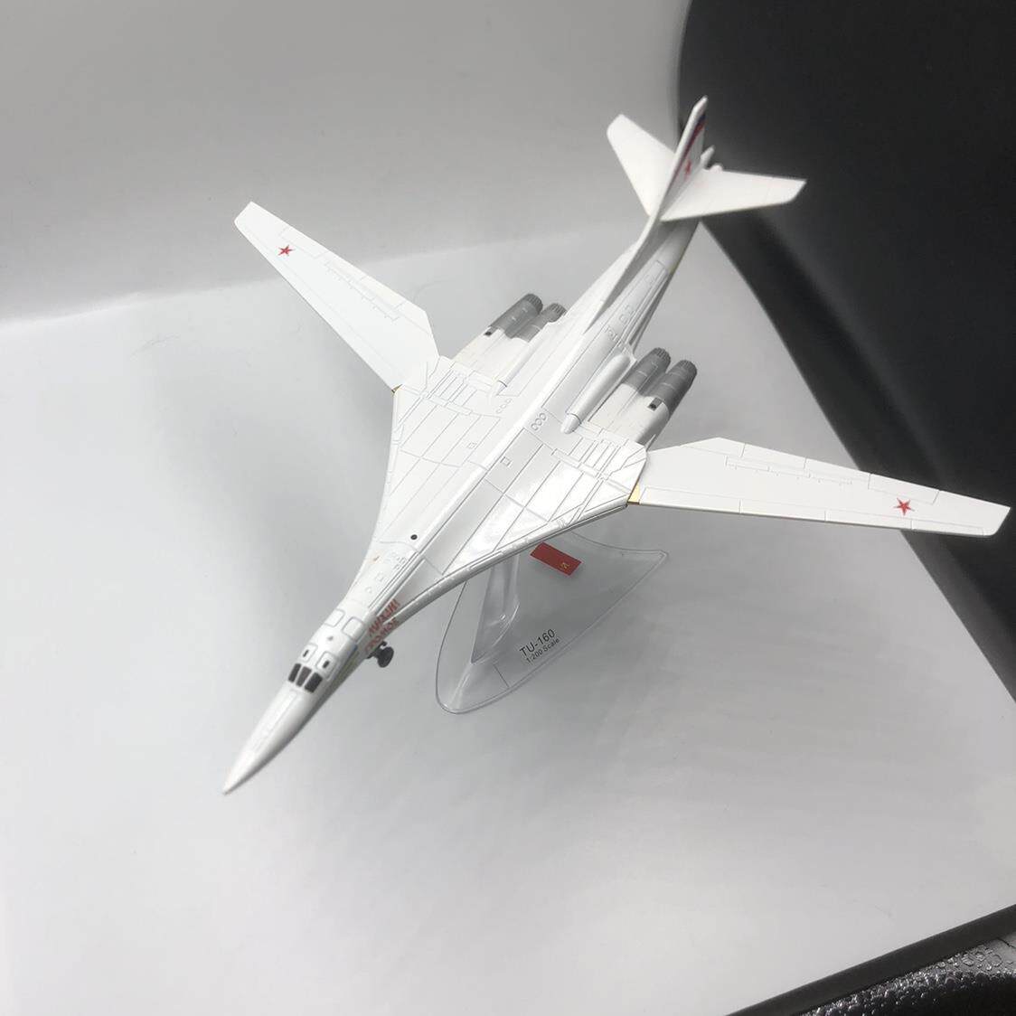高档1:20俄罗1斯图-160TU-60白天鹅轰炸机军事0飞机模型摆件 合金