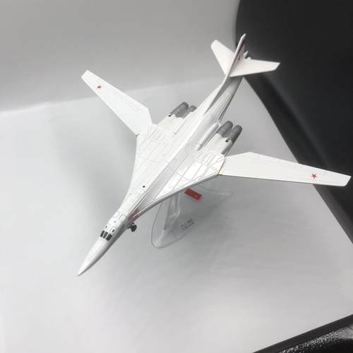 正品11:200俄罗斯图-10 TU-606白天合鹅轰炸机军事飞机模型摆件金