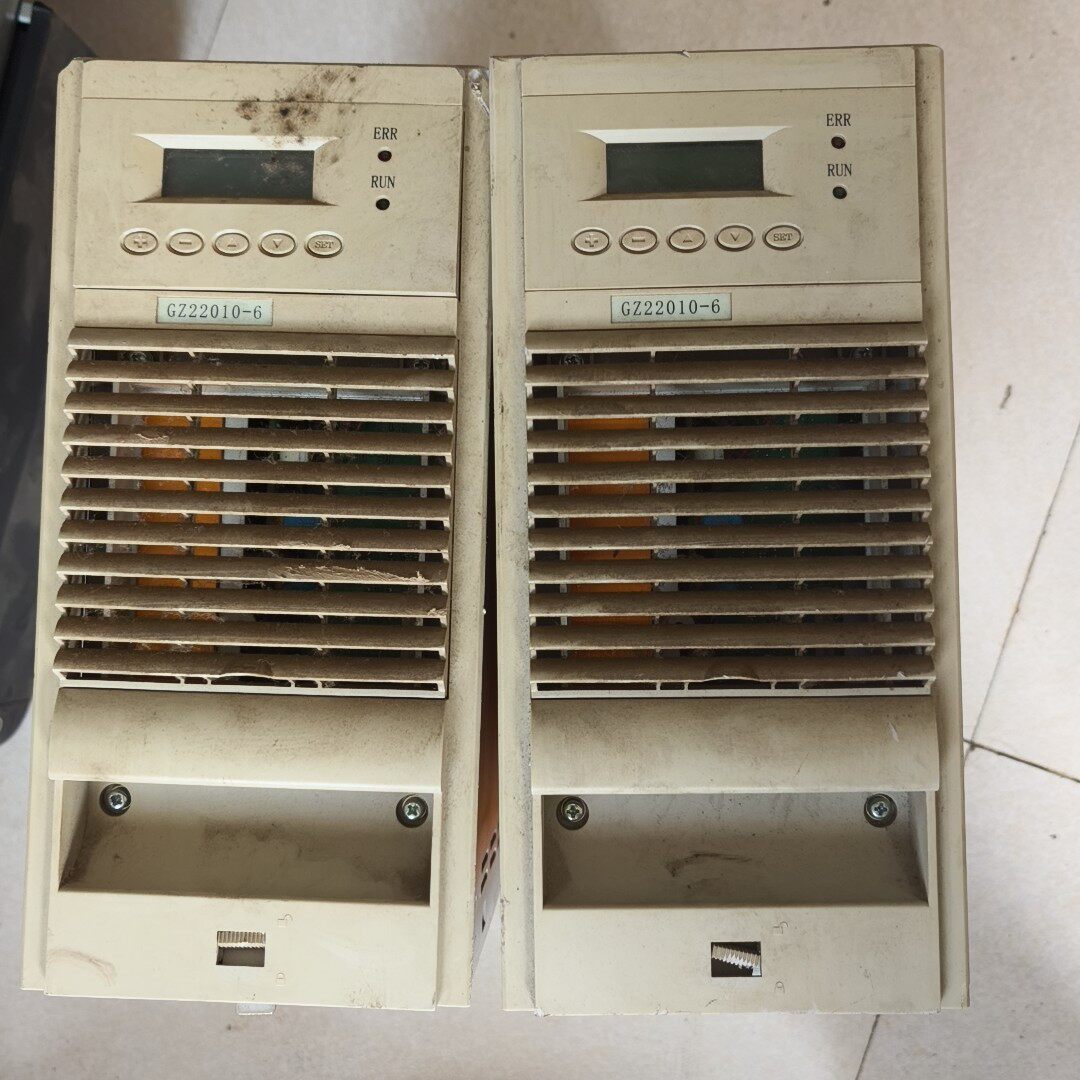 GZ22010-6充电模块，有2个，实物展示