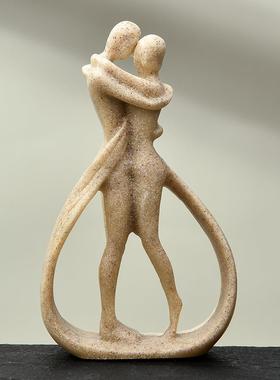 新品现代抽象情侣拥抱创意树脂工艺品家居颗摆件玄关客厅装饰