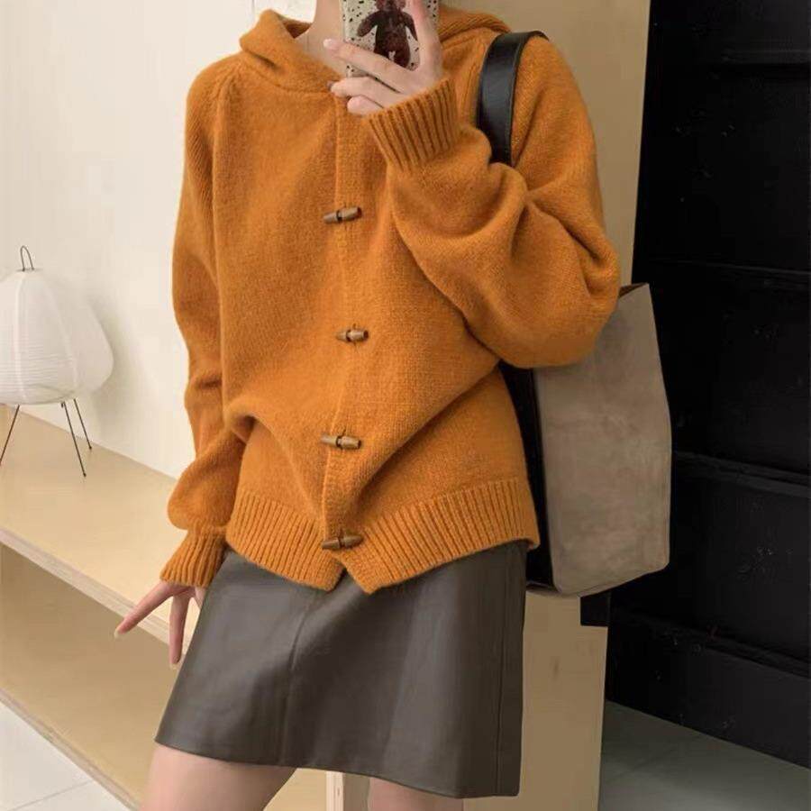 复古橄榄木扣绿色连帽毛衣外套女2025秋冬季宽松慵懒设计针织开衫