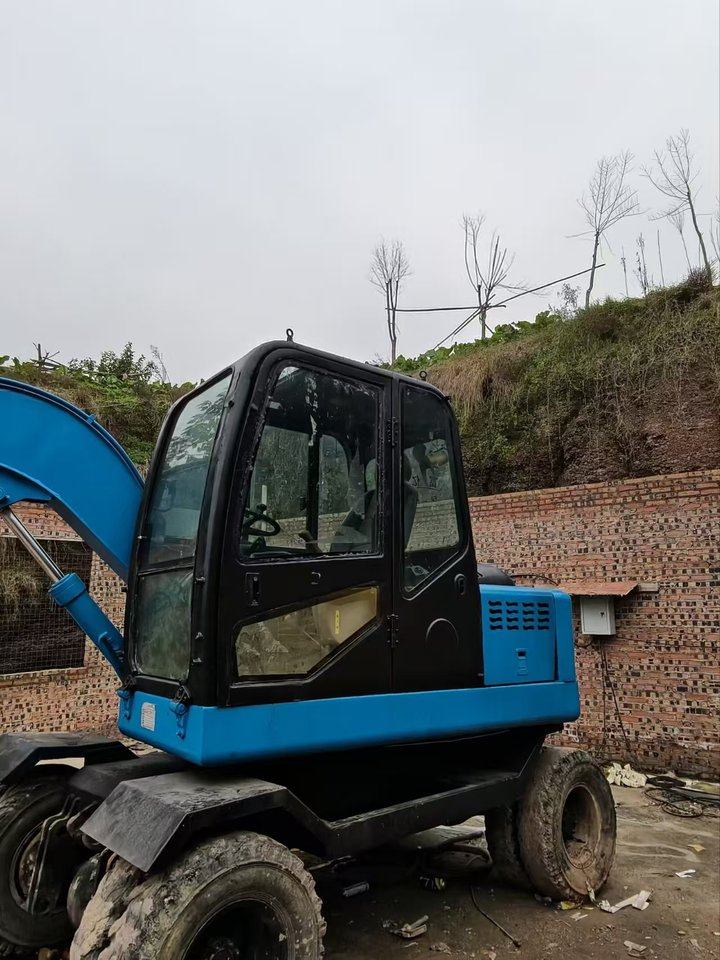 1月12日重庆2020年10月富亿轮式挖掘机（型号:W75-8）网络拍卖公告