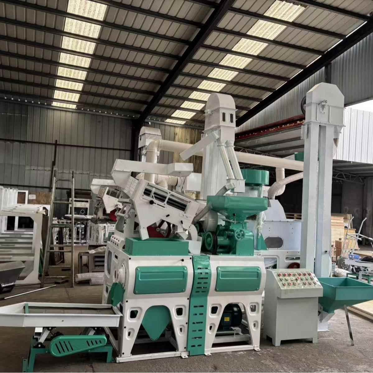 15吨每天800kg每小时新款组合碾米机