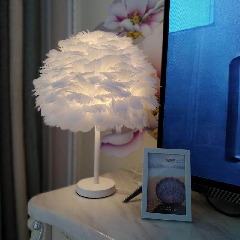 跨境电商供货北欧现代简约卧室温馨创意美式儿童房艺术灯羽毛台灯