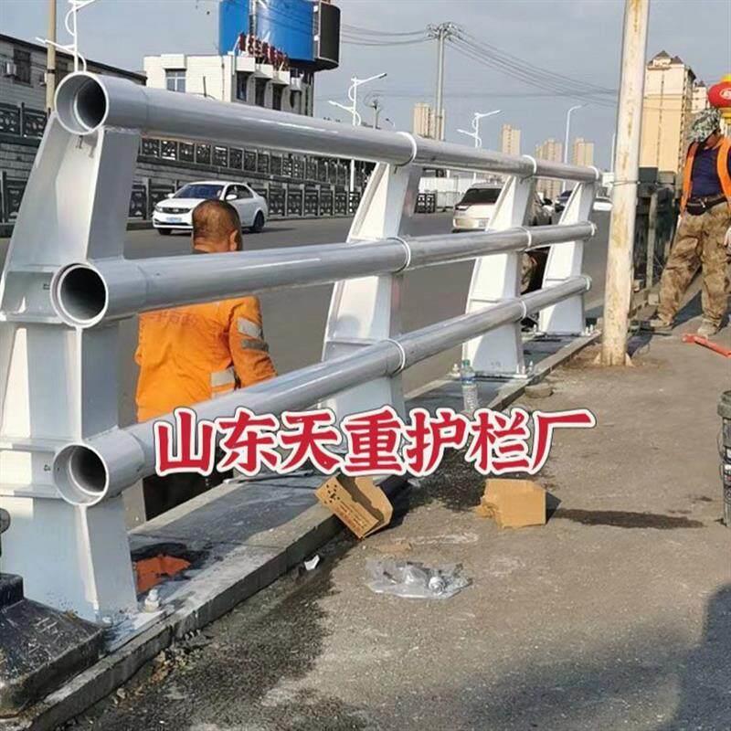 定制钢板桥梁护栏立柱 铸铁护栏立柱支架 201不锈钢护栏立柱