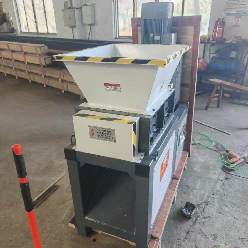 工业固废生活垃圾破碎分选金属塑料化工桶机油壶粉碎小型撕碎机