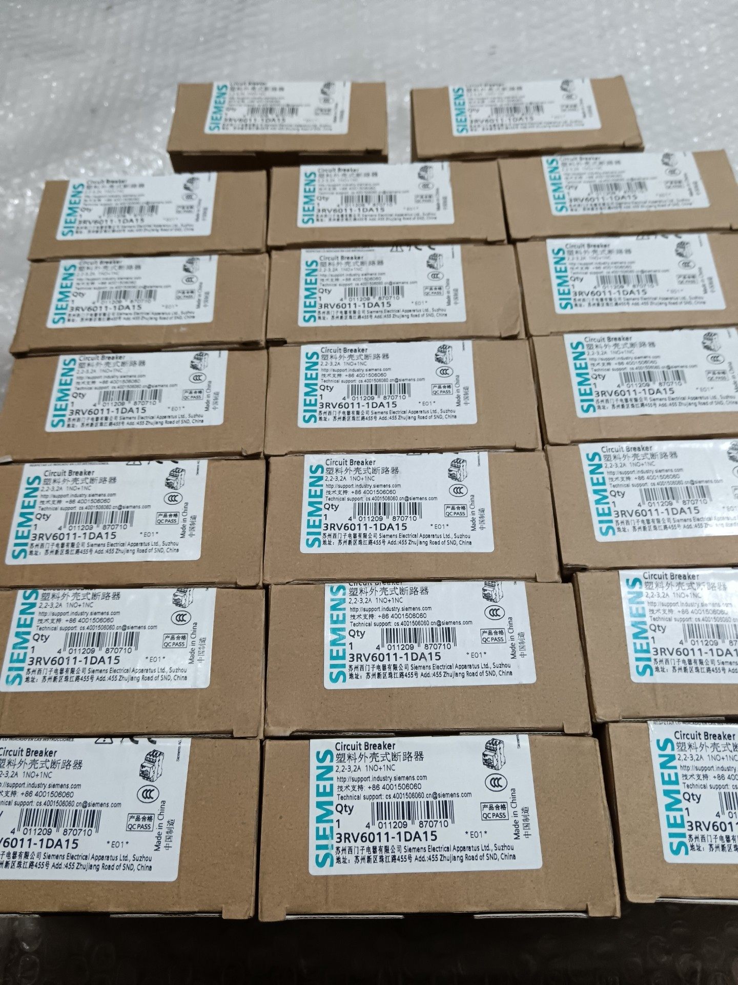 西门子3RV6011-1DA15 塑料外壳式断路器，原装正品