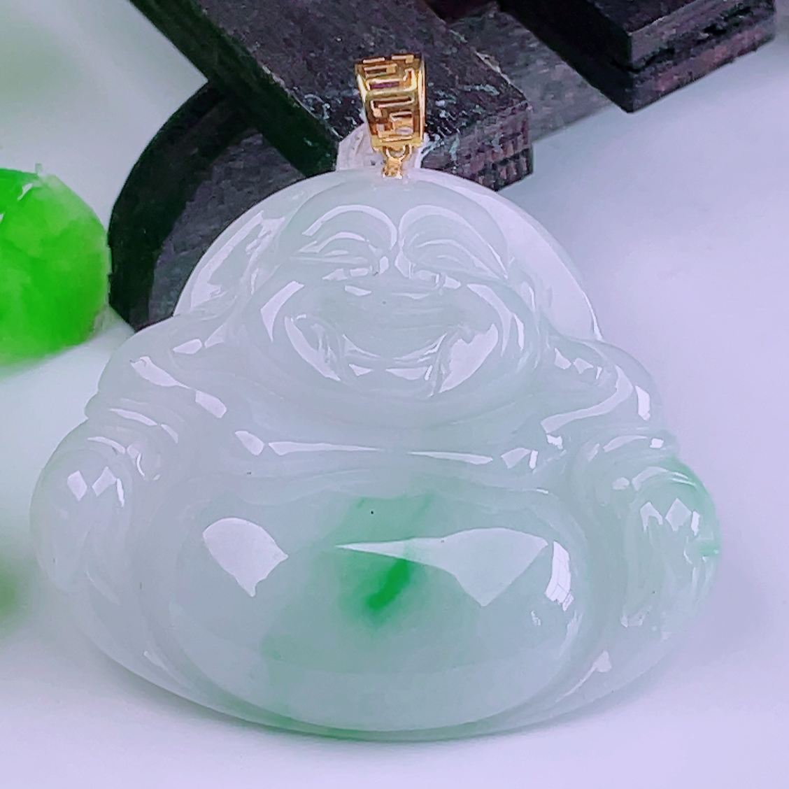 缅甸天然真品翡翠18k金扣头冰飘绿花高端精品珠宝闪拍佛公玉吊坠