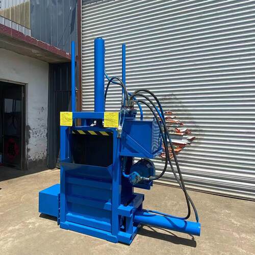 自动青储稻壳压缩装袋AGW机饲料皮压块半打包机小液型蒜两缸压打