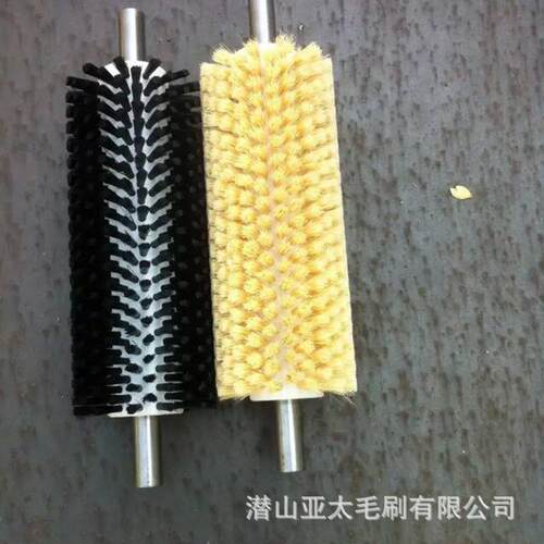 工业机械清洗机毛刷辊清洁尼龙丝除尘清洗器除锈缠绕式滚筒滚刷