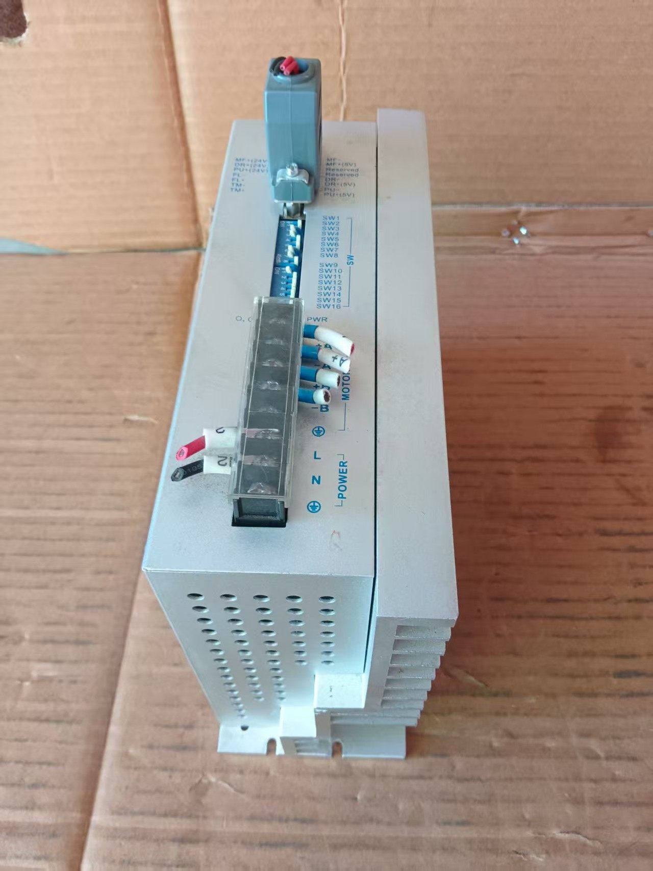 110一130英仕达步进驱动器：型号SEA2D820，输入电