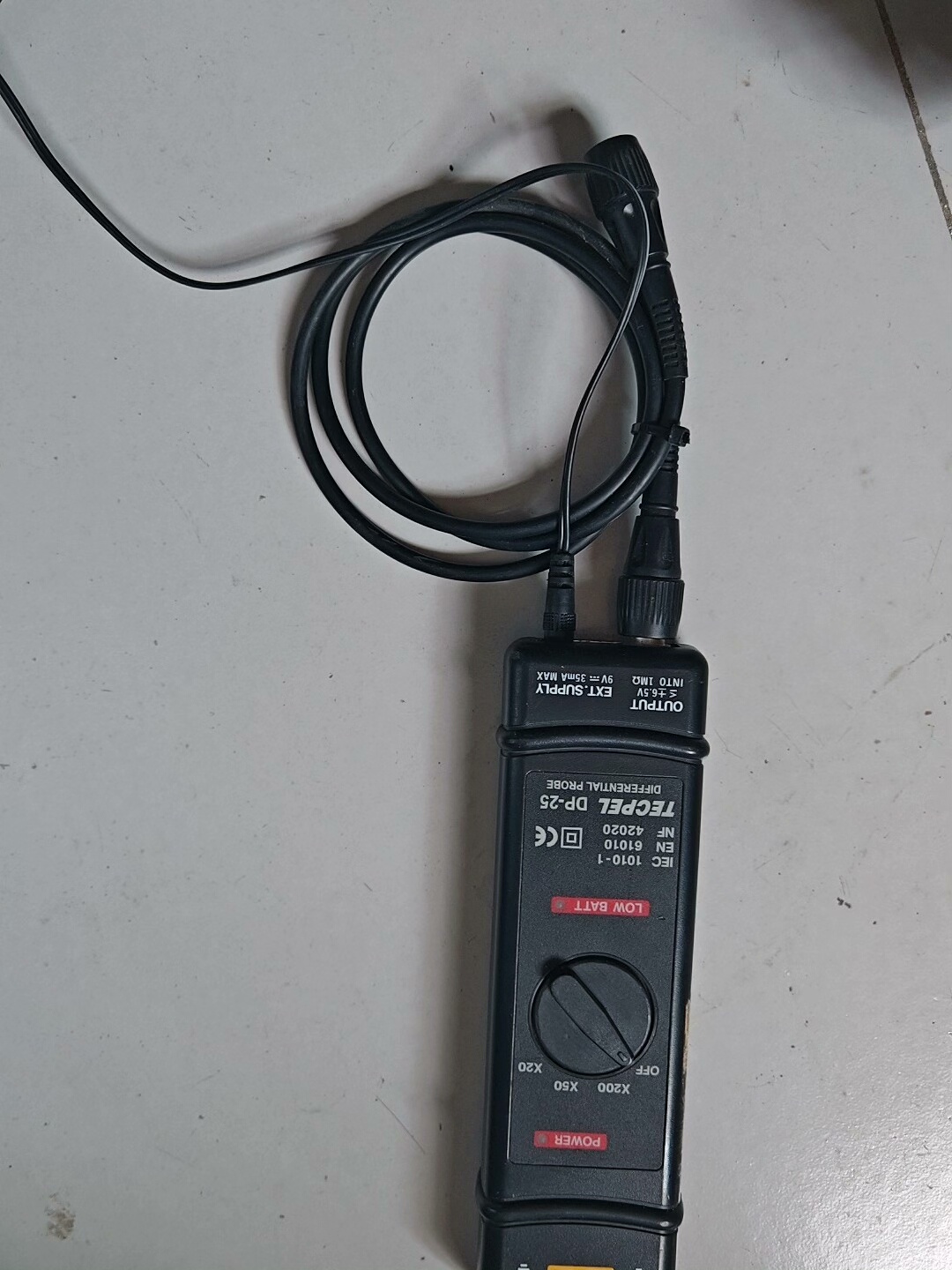 高压差分探头DP-25 功能正常。实物如图