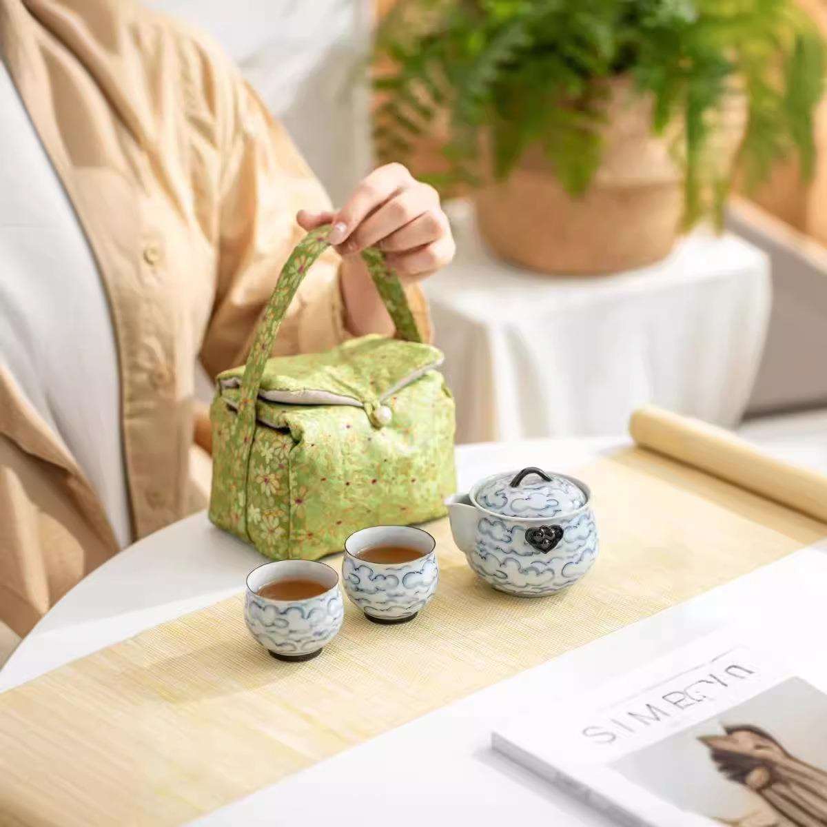 手绘祥云手抓壶一壶两杯便携式户外旅行茶具送礼自用泡茶壶布袋装