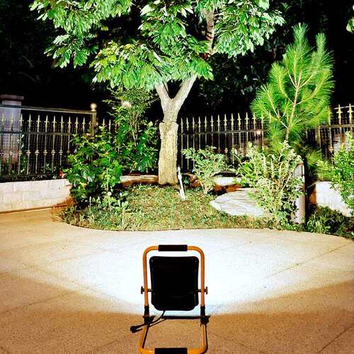 工厂直销太阳能手提夜市灯地摊灯照明灯户外露营灯充电led投光灯