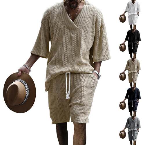 Men's short sleeved set with three-dimensional relief