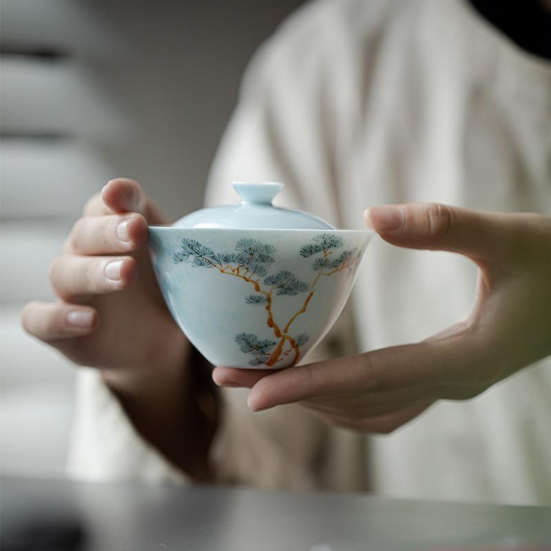 知志器云水蓝明釉下彩手绘盖碗青松山落色家用mjtc文人茶碗泡茶碗