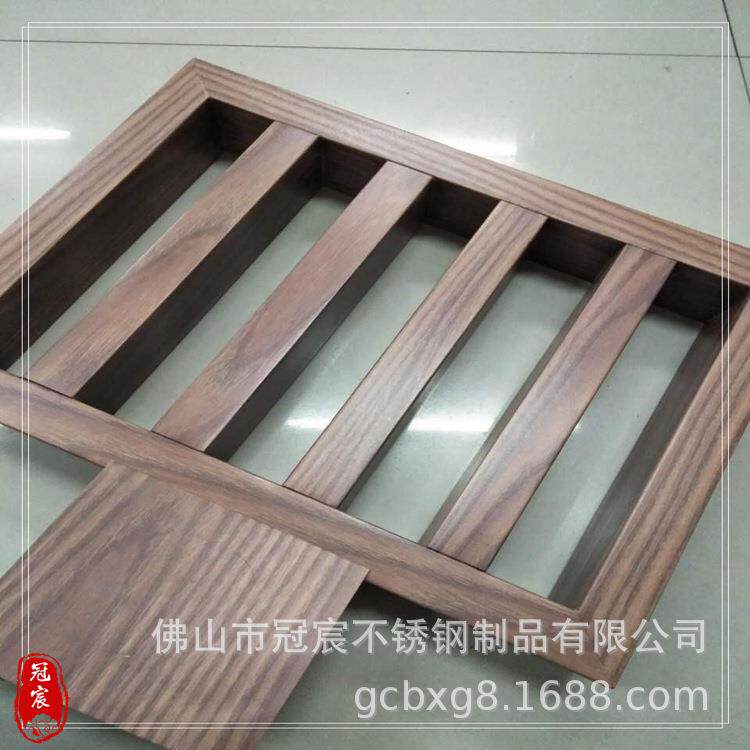 镀锌管表面做木纹效果 公园不锈钢栏杆烤木纹漆 木纹镀锌立柱管