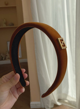 外出百搭毛绒发箍女高级感洋气时尚头箍毛茸茸洗脸发卡发窟头饰