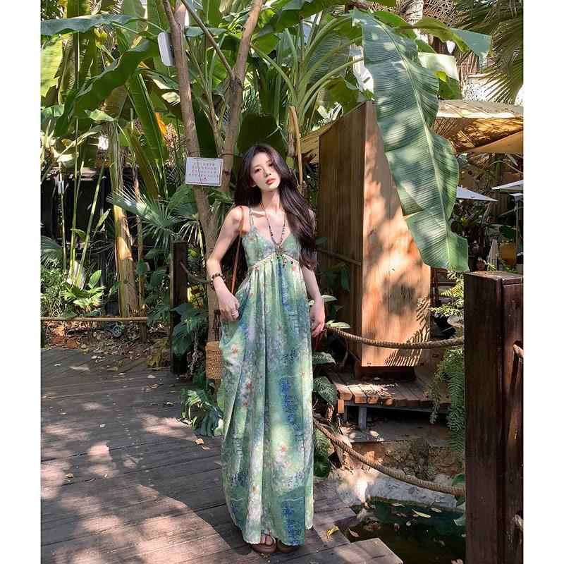 法式复古印花吊带连衣裙女春夏季新款小众设计感V领无袖气质长裙