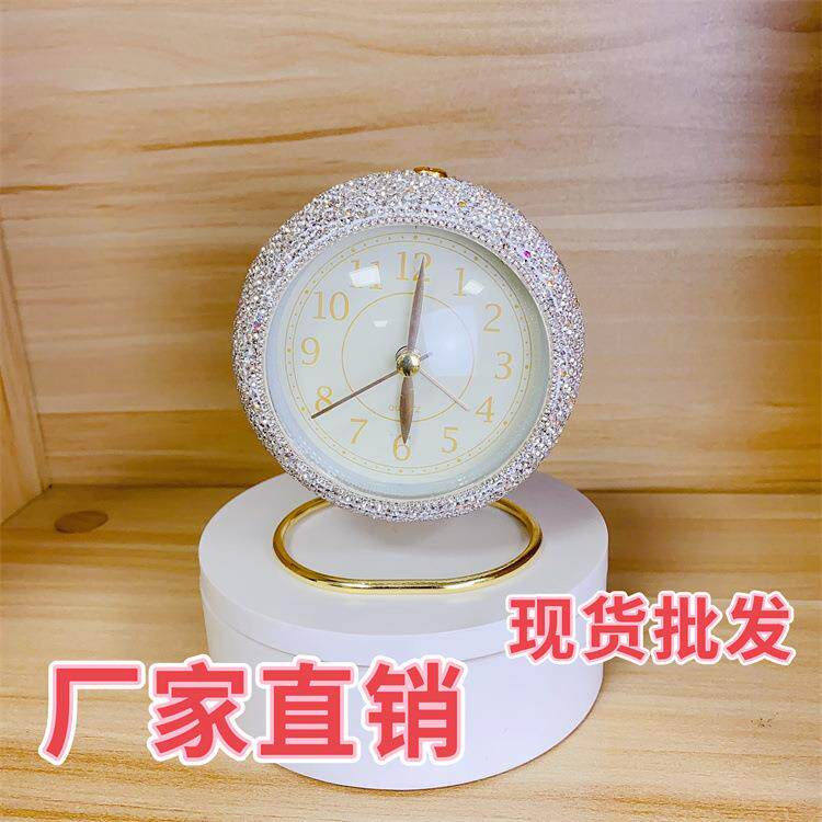 新款镶钻时钟创意静音儿童电子闹钟简约客厅卧室学生夜光石英钟表