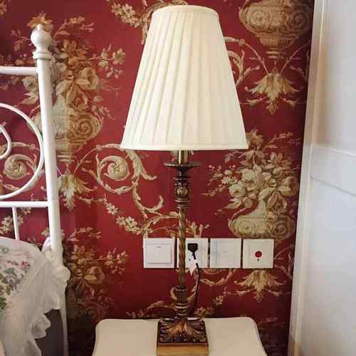 高档欧式覆古意锦红色折婚庆卧室台创怀旧美式玄关桌客厅酒店书灯