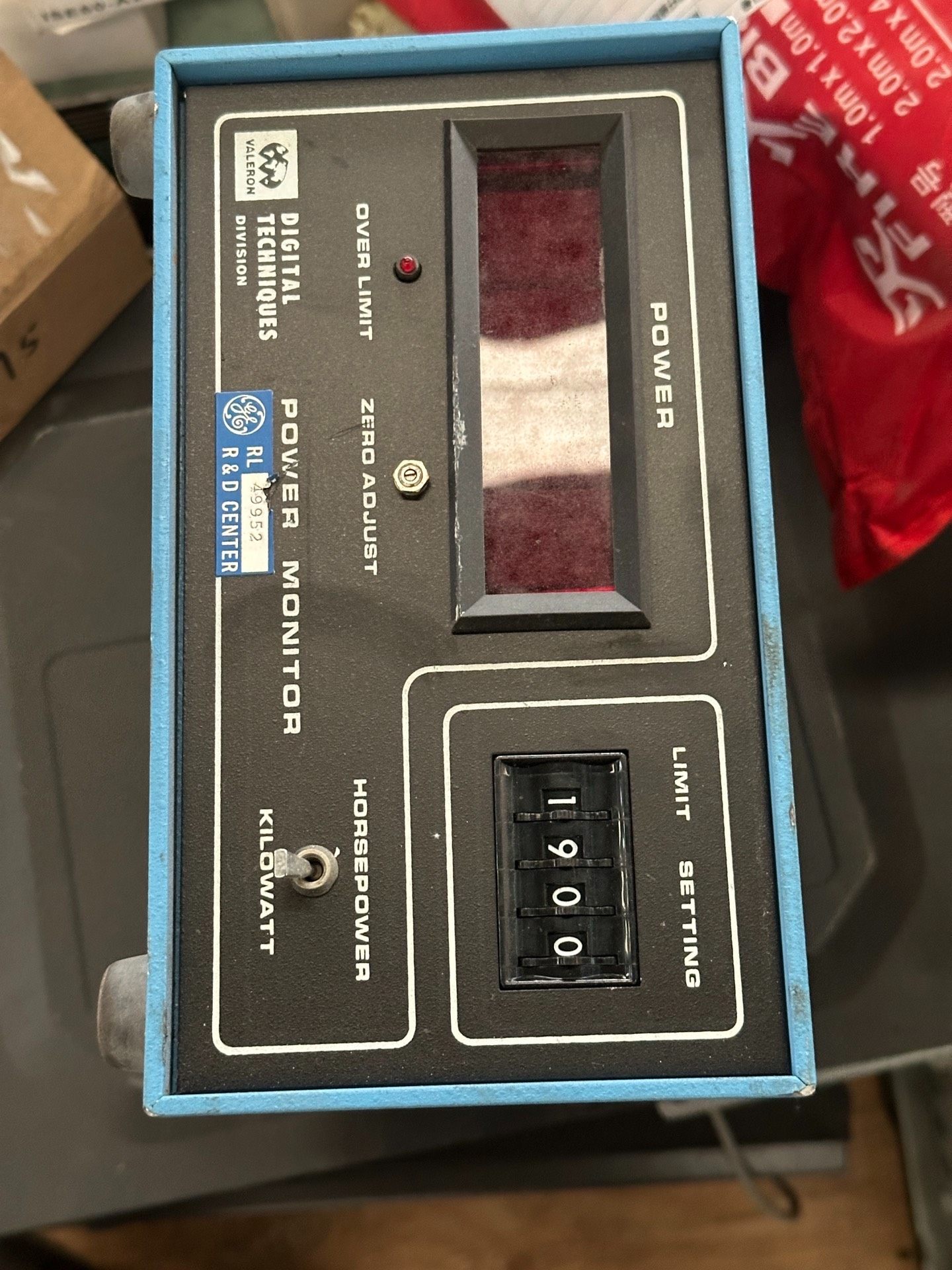 GE瓦莱龙数显功率监测仪，型号RL R&D CENTER，成