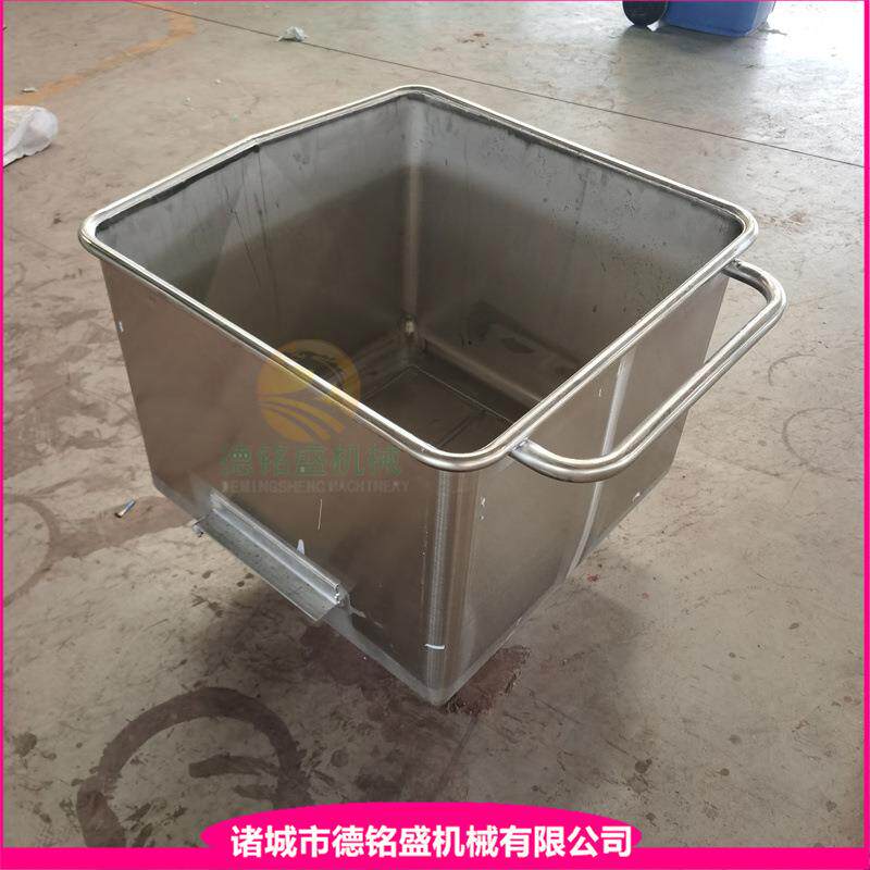 多种尺寸的手推物料周转车 滚揉物料提升机用的小料车 200L料斗车