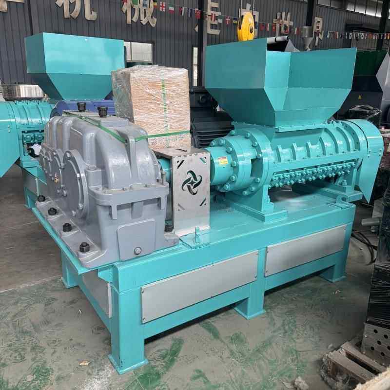 小型汽车内饰渔网撕碎机螺旋大棚膜滴灌带编织袋粉碎机尼龙撕碎机