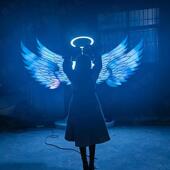 商场房地产美陈摆件手臂挥动感应发光翅膀互动道具暖场活动设备