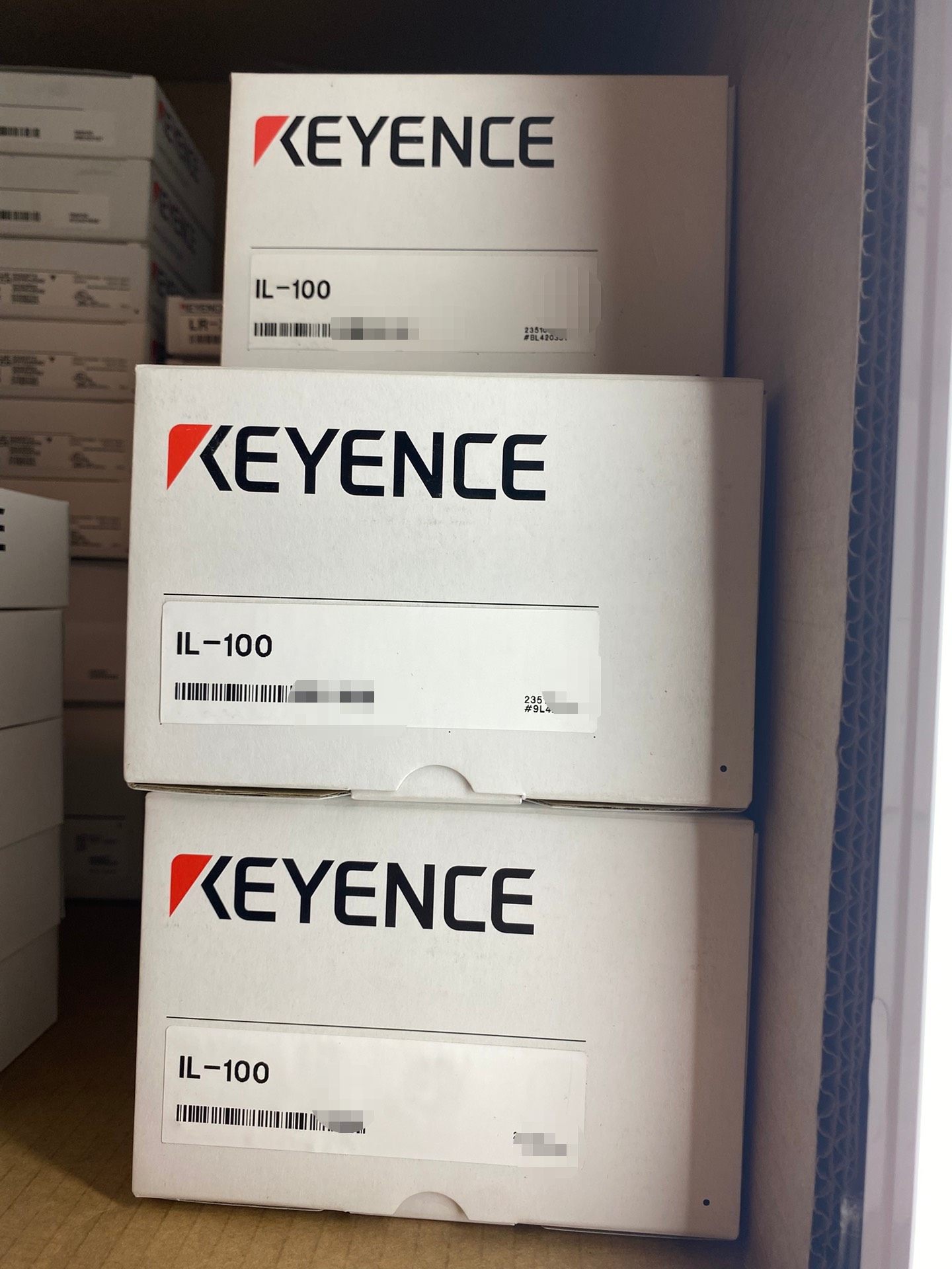 基恩士IL-100，全新正品码盒一致。