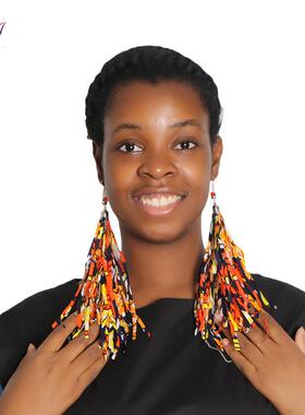 Earrings paired with Su style long earrings, Ankara