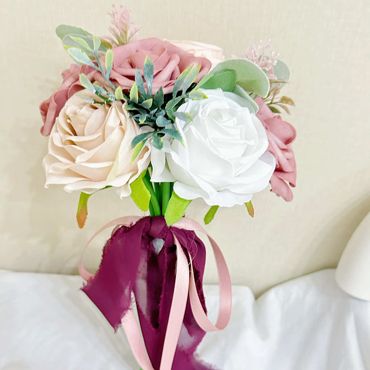 影楼玫瑰花新娘高级道具捧感花手仿真拍摄婚礼人造情人节装饰花束