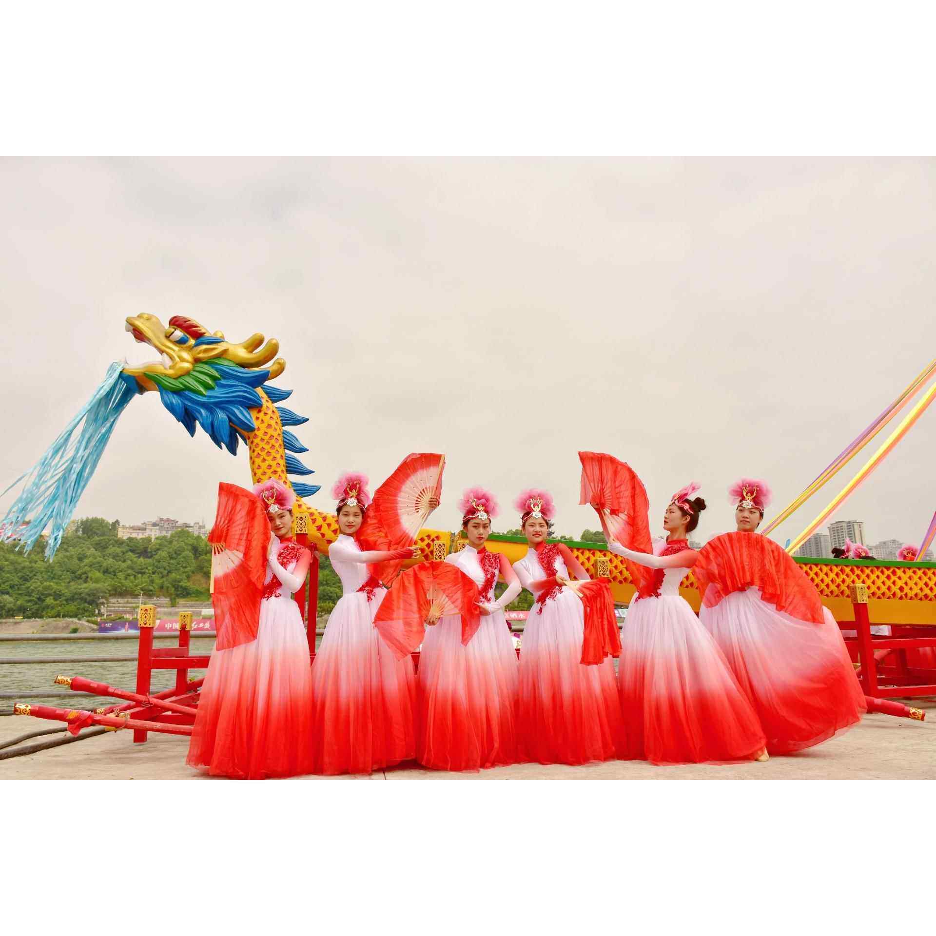 新款舞万舞蹈服饰歌伴舞摆裙演出服疆大气代舞台表现演服装歌伴长